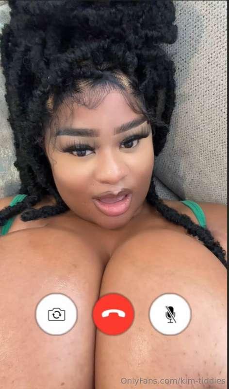 Let’s FaceTime 📱 1 on 1 sessions @taste-kimtiddies
