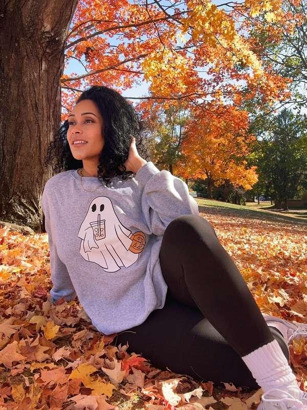 #HotGhoulFall 👻