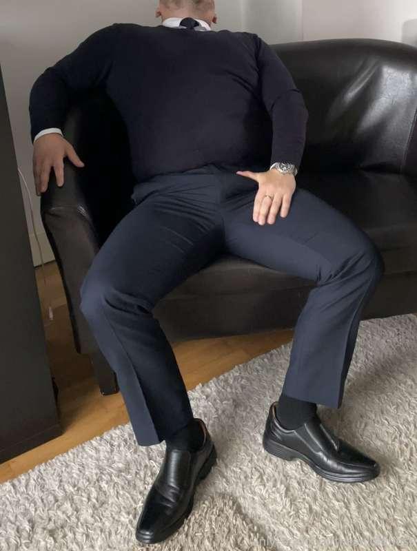thesuitedboss image #0