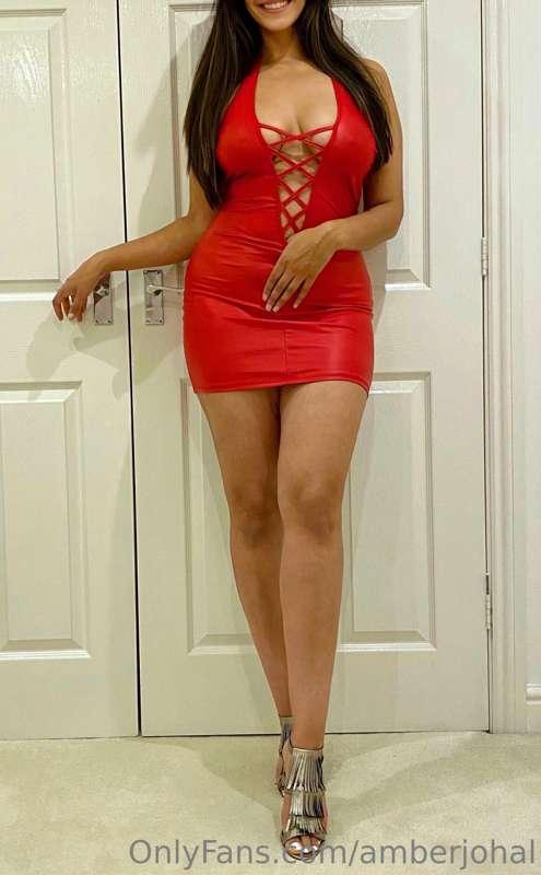 Lady in red...🚨
