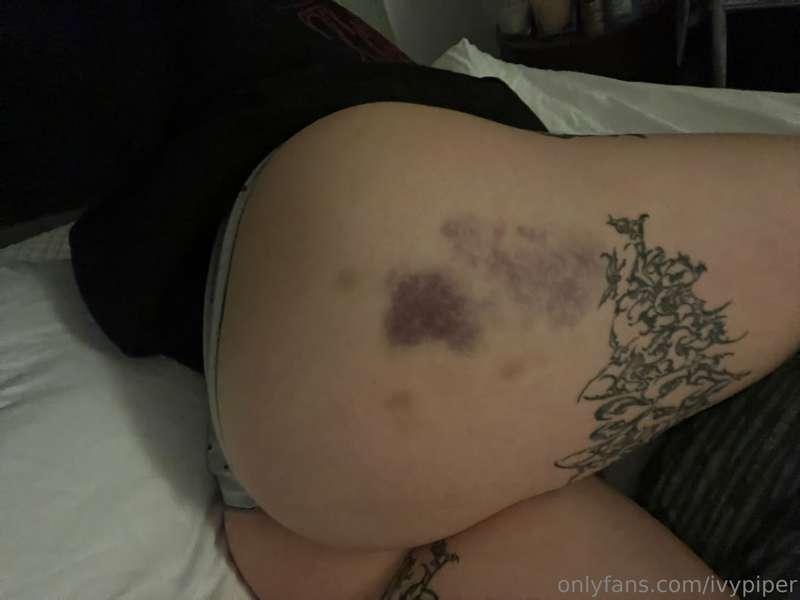 also got a little spanking 🥰 sitting hurts 🥰