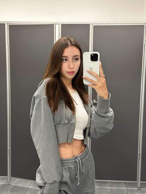 ## 🔥 🔥 🔥 HOT GIRL @iisabella_love🔥 🔥 🔥  This innocent cutie ..
