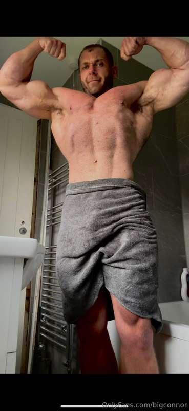 Now that’s what you call a v - taper! Even better when you a..