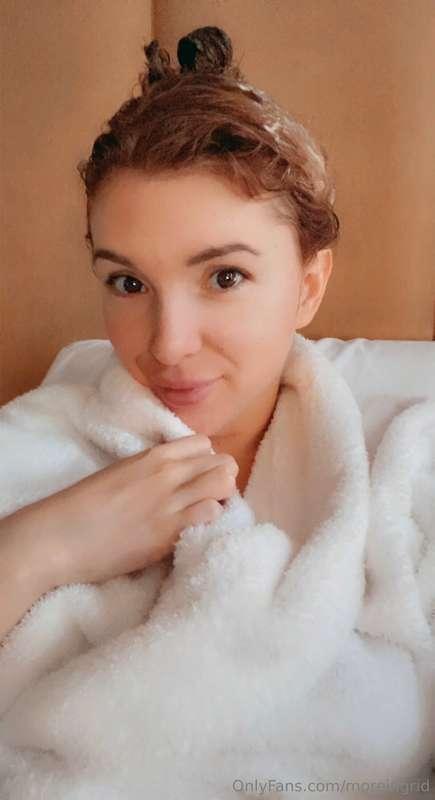 Freshly showered, wanna get me dirty again? 🤭