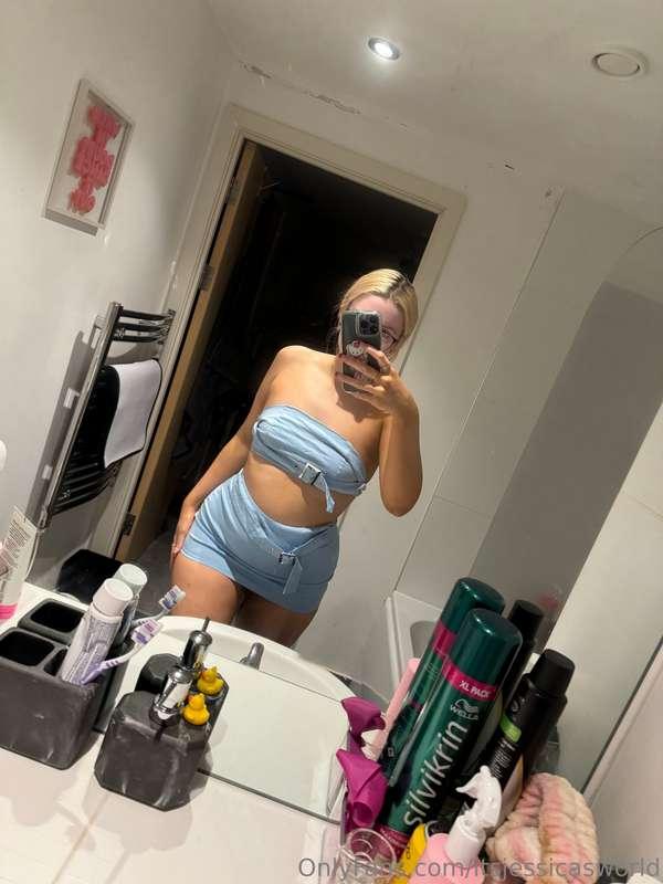 Tooo horny right now to be alone 🥺