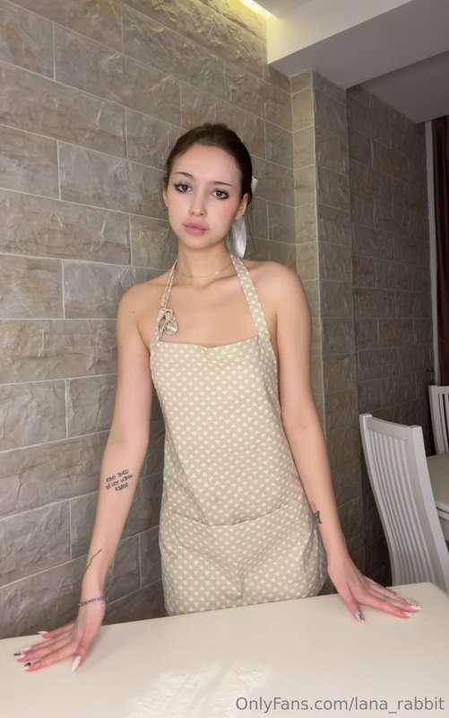 The apron only suits me when I want to take a beautiful phot..