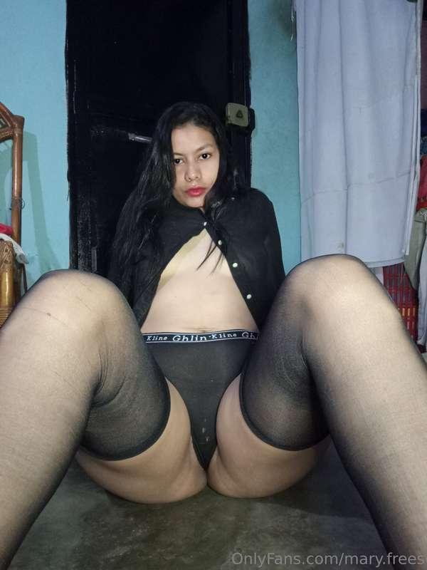 I want you to look at me like this, But if the pantyhose💦🥵