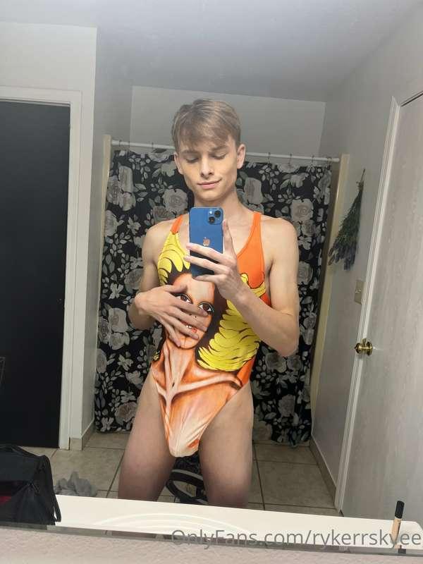 Brought to you by special request 😉 
Who wants to go swimmin..