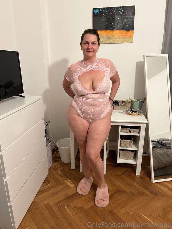 late nights hit different when i’m not wearing anything😋🥵