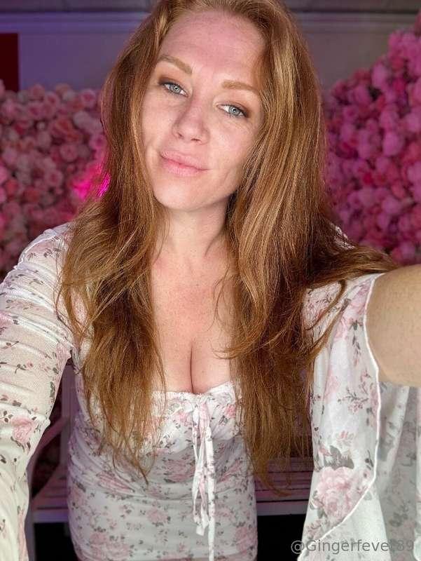 I don’t usually wear white, but these pink lights are making..