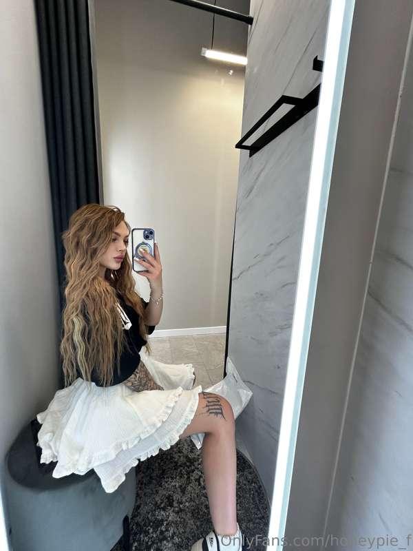 I’m not just a dreamer, I’m a queen living the dream. 💃👑 Con..