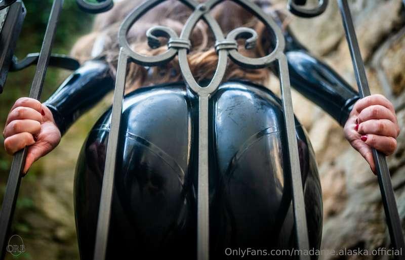 madame.alaska.official image #1