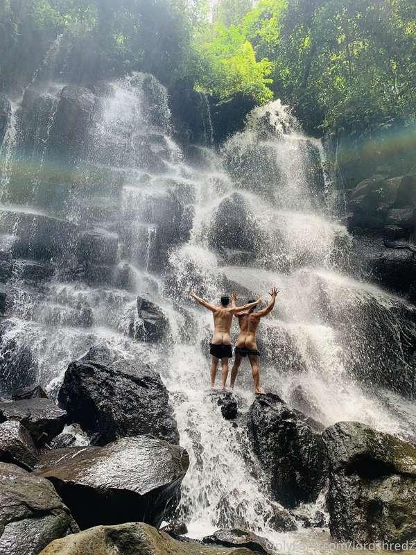 Life’s too short, so live your best life 🌎✈️😈😎