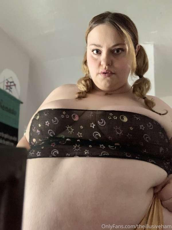 Damn I’m getting a little chubby aren’t I? 
( the top used t..