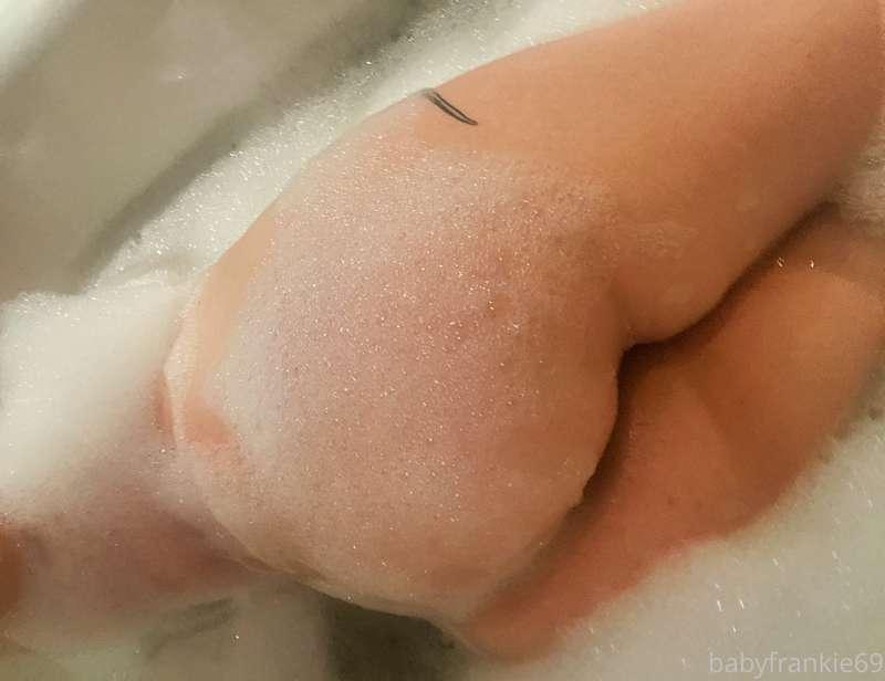 i take lots of baths sorry 👼🏻