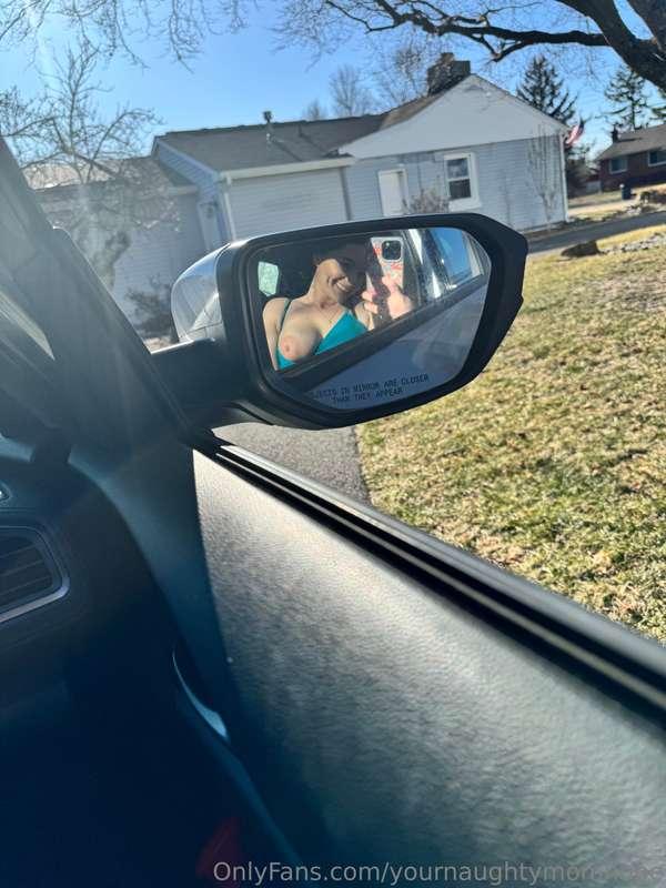 If you see me at a stop light or stop sign please come suck ..