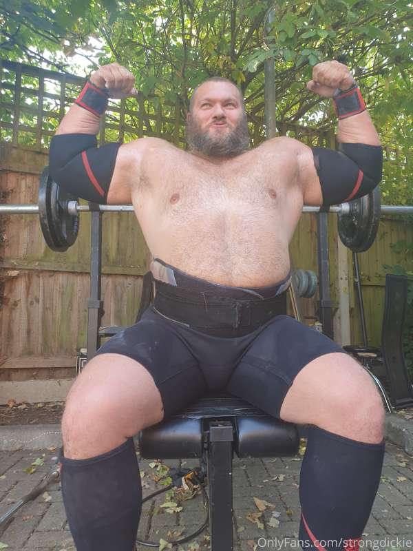 Some pics from my training today and vids, so ridiculously h..