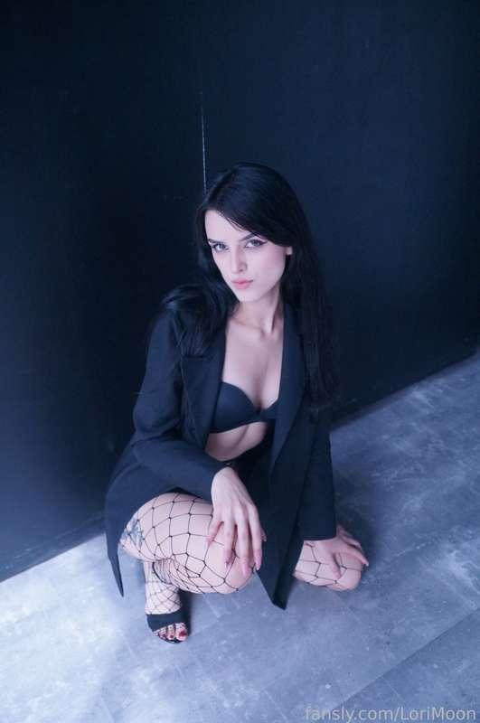 lorimoon image #1