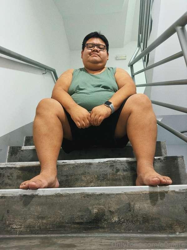 Que morbo andar tomándome fotos en las escaleras de emergenc..
