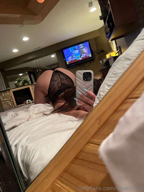 do u like how i arch my back bby? DM if u wanna see what it ..