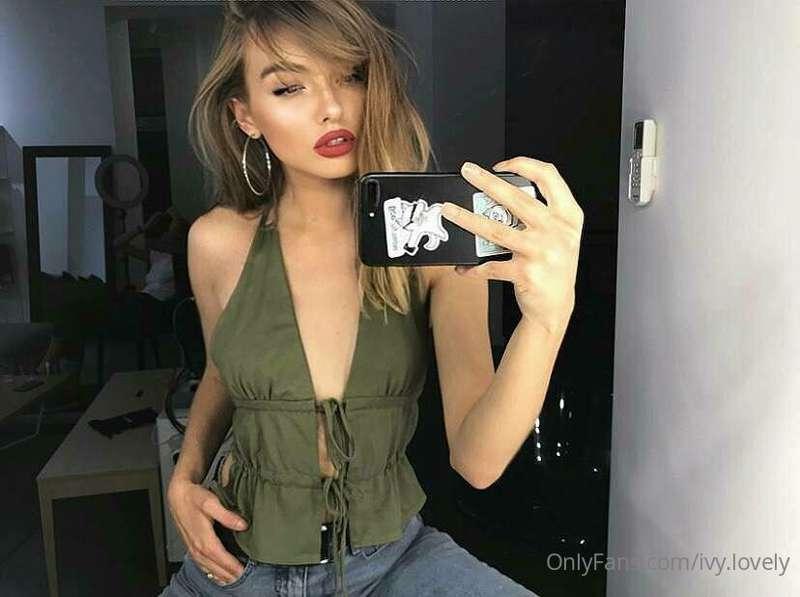 I wanna be your obedient girl, dm me, daddy💋💋