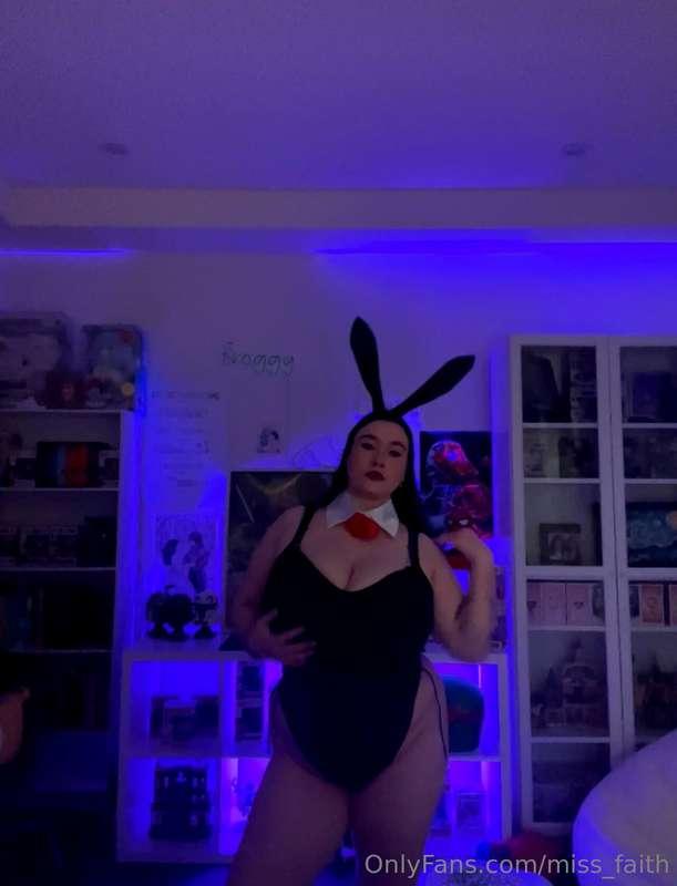 Let me be your bunny💋