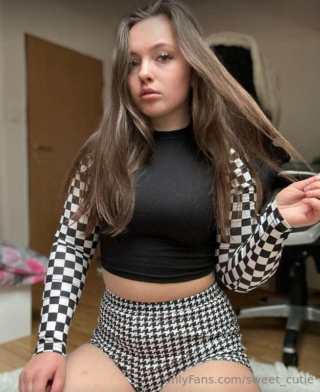Don't scroll, get what you want here for FREE😈 @only.mira ❤️..