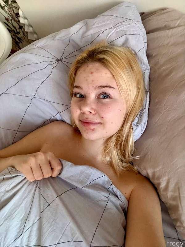 morning love!! 💚💚💚 I wish u have sooo good day but really would be better here with me in bed😳

♡ #cute #schoolgirl #teen #nextdoorgirl #gfe #college #young #smallboobs #ass #tiny ♡
