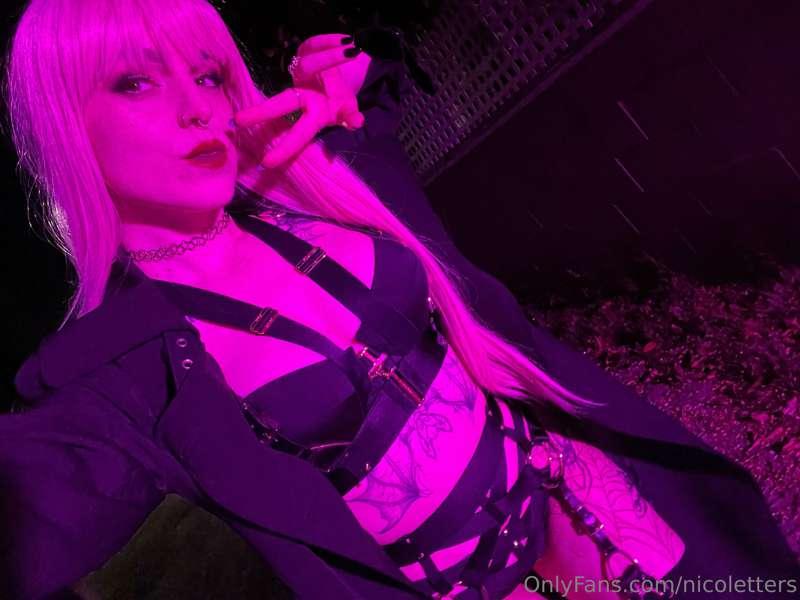 along with the other photo I posted I got some fun artsy lin..