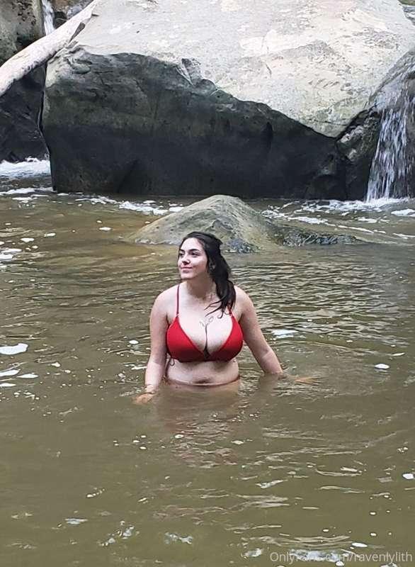 older pic of river adventurin 🏞️