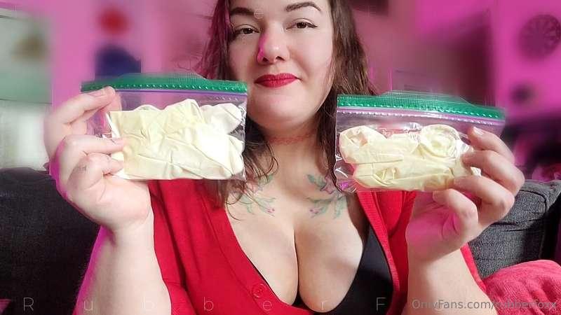 SWIPE FOR FREE VIDEO How I Package Your Gloves to Ship! (Non..