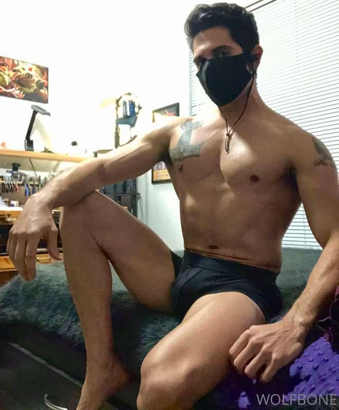 Seriously craving some belly rubs tonight! 🐺