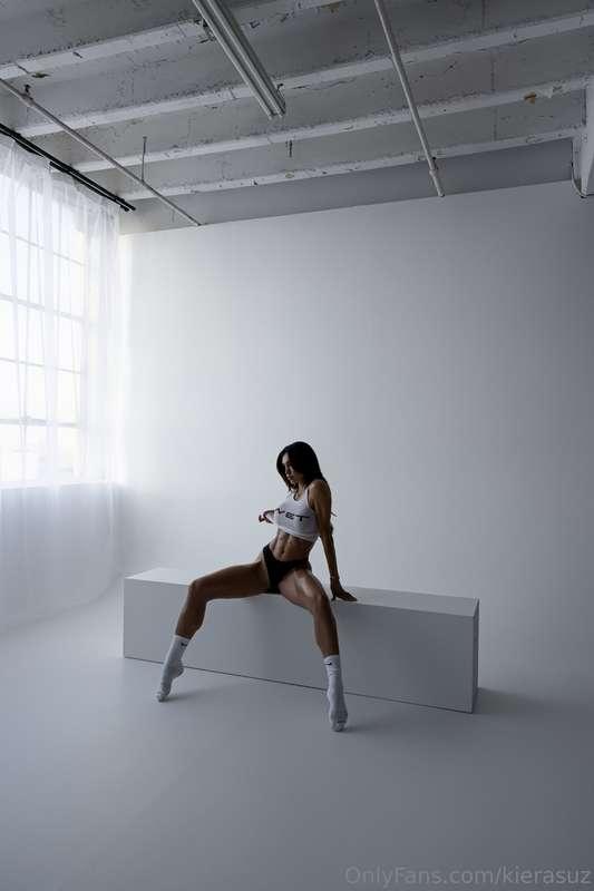 Legs spread and ready 😈 Your fave baddie is online! DM me 😘