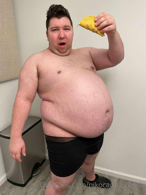 bid daddy midnight snack... 
Like if I should pull my dick o..