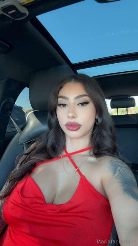 La de rojo mela co😏