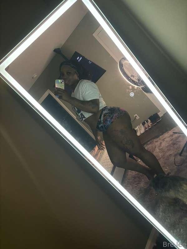 Saturday vibes 🥵🥵