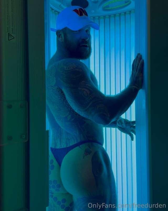 Wanna tan with me?