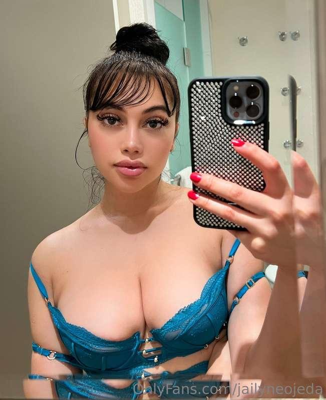 This lingerie is so cute, but the bra barley fits 🫣