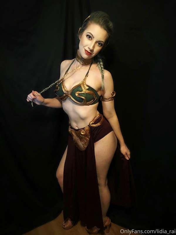 Who wants to see more of Slave Leia?