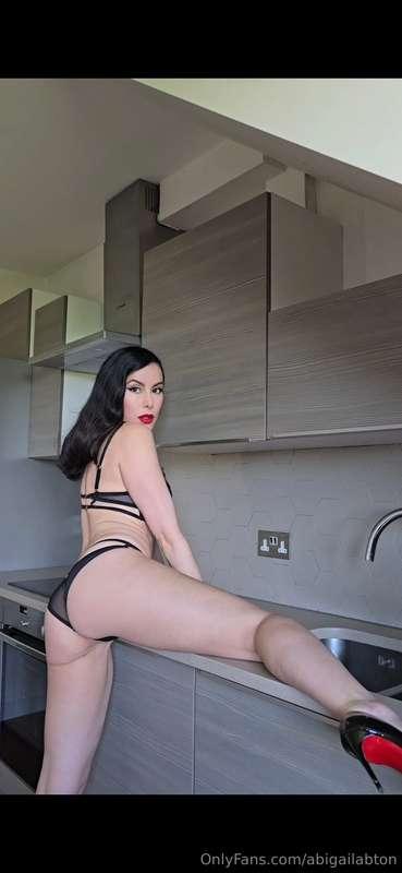 Come and put your face in here😈