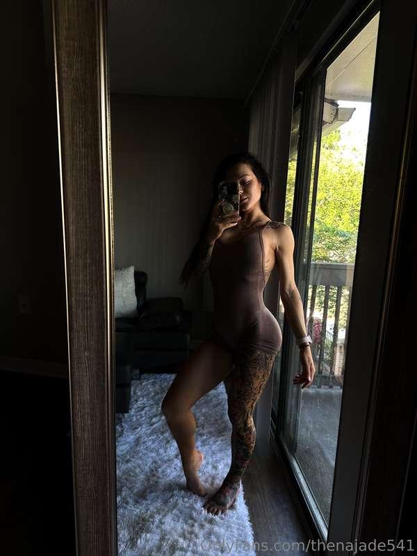 Can you handle the curves in my life? 😏