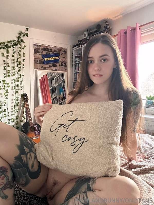 Good morning… have a great day you beautiful fuckers 😝💋