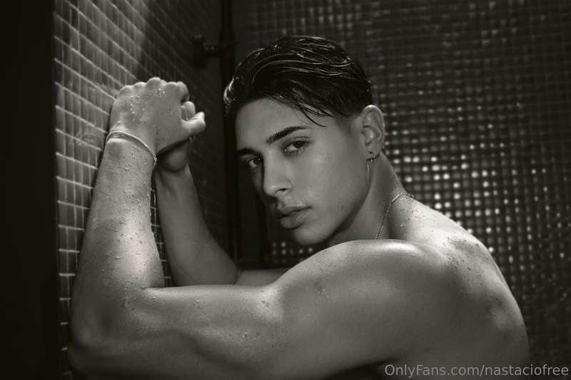 Do you want to shower with me? 😏🚿