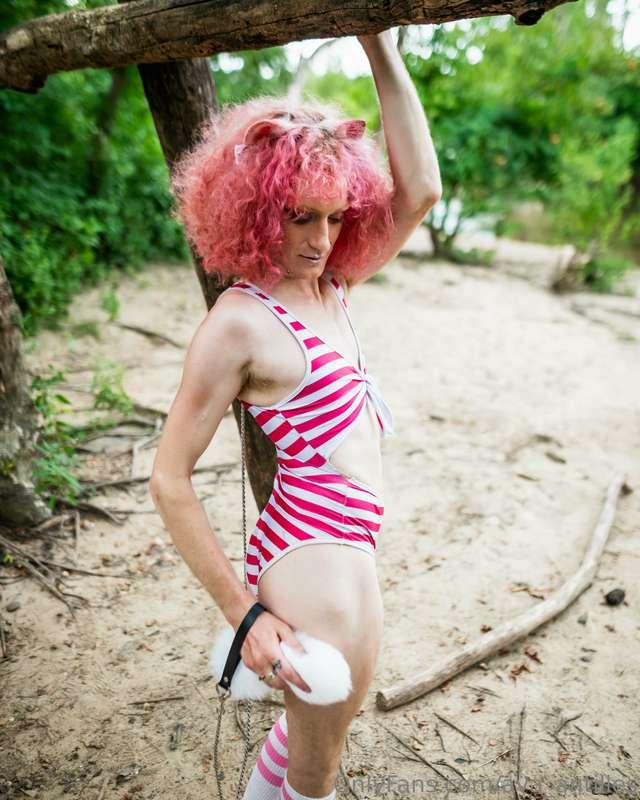 Kitty wants you sooo bad!