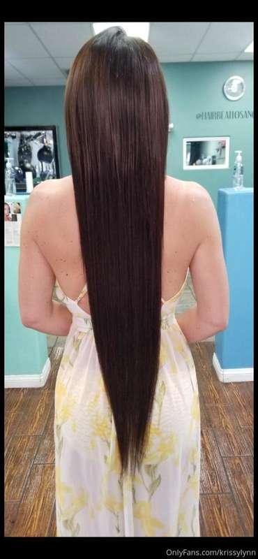 Do you like my hair long? 😘🥰