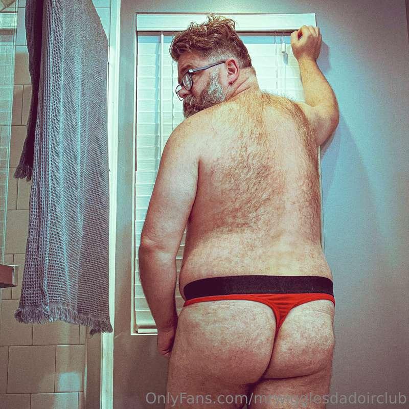 It’s #thongthursday! I’m wearing this red one from Savage Fe..