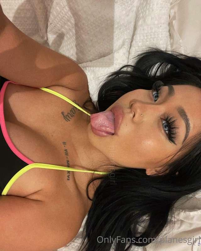 👅 throat goat
