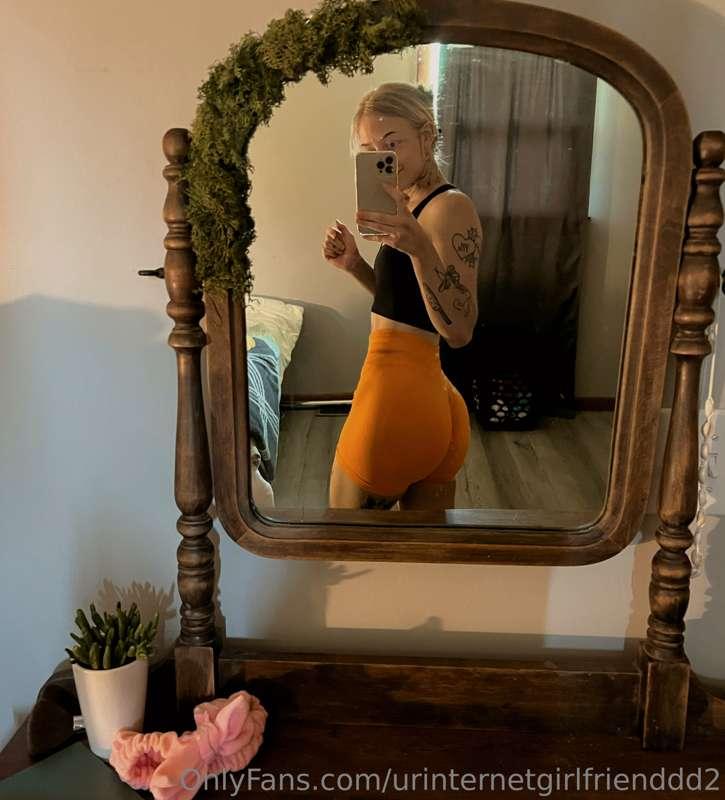 my onlyfans is 50% off ;) the last 20 slots were gone fast g..