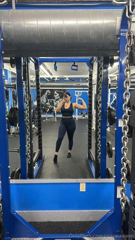 should I flex my 🍑 next? 😍