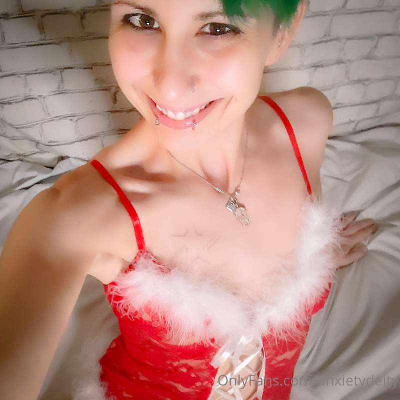 Preview post, I'll be posting my Christmas in July shoot ove..